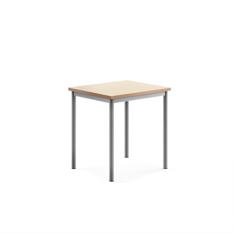 Stůl s obdelníkovou deskou a vynikajícími akustickými vlastnostmi. Deska z ekologického linolea dobře tlumí zvuk a je posazena na elegantní podnož z ocelových trubek opatřených ochranným práškovým lakem. Produkt byl úspěšně testován a certifikován podle normy EN 1729.Ve školních zařízeních je častým jevem nadměrný hluk