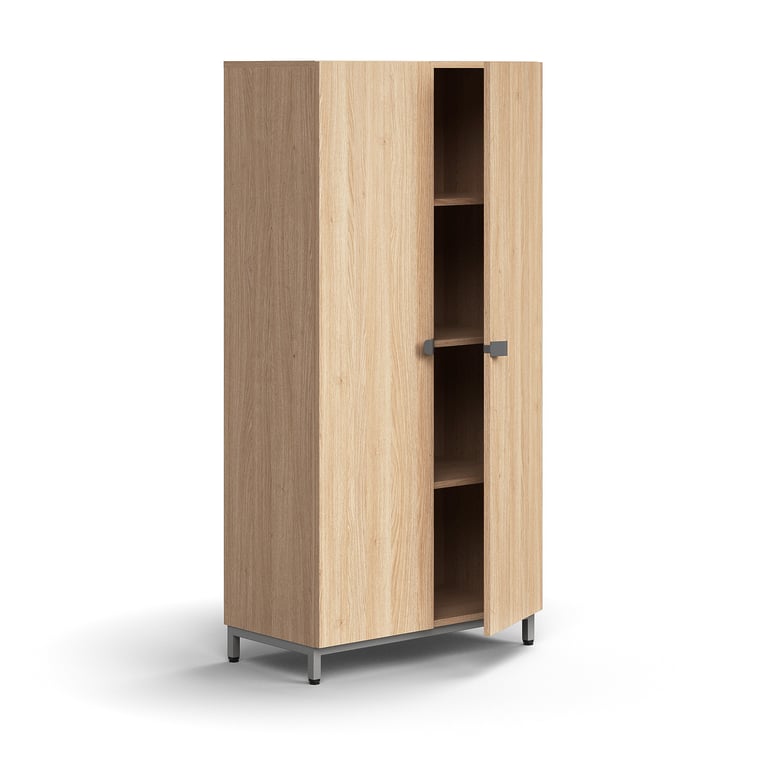 Moderní skříň s dvoukřídlými dveřmi navržená designéry společnosti AJ Produkty. Můžete ji kombinovat s dalšími prvky řady QBUS a vytvořit tak originální úložné prostory v jednotném stylu. Hodí se do kanceláří