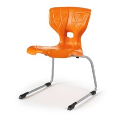 Odolná dětská židle s ergonomicky tvarovaným skořepinovým sedákem a nosnou konstrukcí ve tvaru písmene C.<br />Židle Alda III je dokonalou výbavou školních tříd a jídelen a je navržena na míru školnímu prostředí. Unikátní design umožňuje častou změnu polohy těla během sezení a předchází bolestem zad. Ergonomicky tvarovaný skořepinový sedák umožňuje obousměrné sezení
