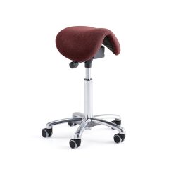 Ergonomická sedlová židle s plynule nastavitelným sklonem sedáku (12° vpřed a 5° vzad). Sedlová židle podporuje přirozenou ergonomickou polohu. Je výškově nastavitelná.Sedlová židle podporuje v zaujetí přirozené ergonomické a uvolněné polohy při sezení. <br /> <br />Ideálně se hodí do prostředí