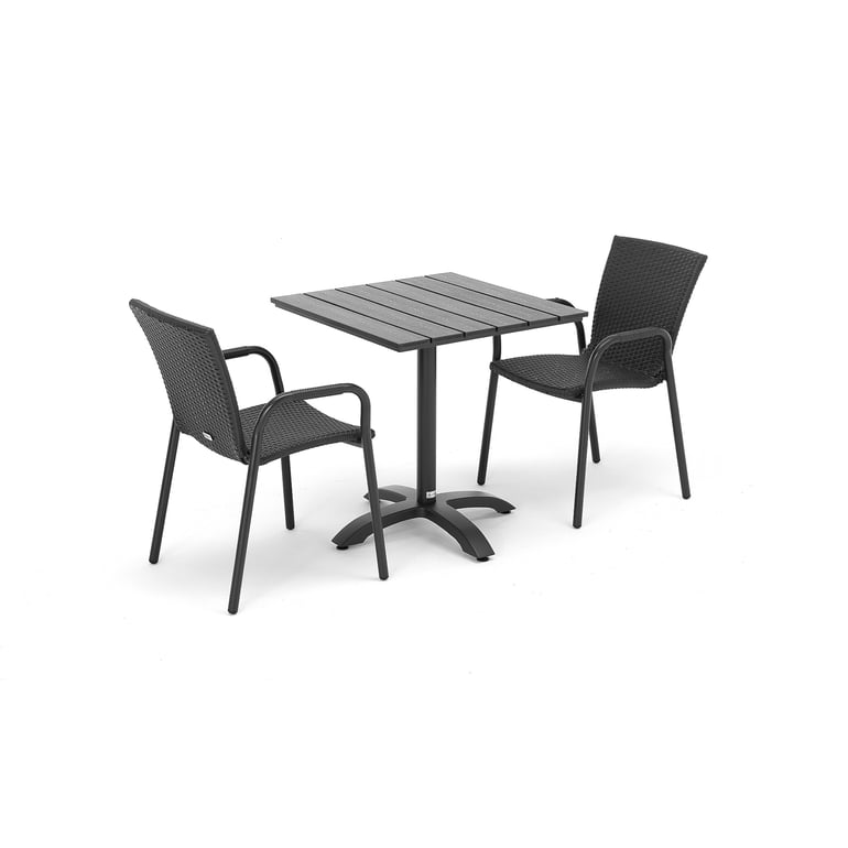 Set odolného zahradního nábytku s nenáročnou údržbou. Stůl se stylovou deskou imitující dřevo a stohovatelné židle.Praktický set zahradního nábytku pro vytvoření příjemného sezení