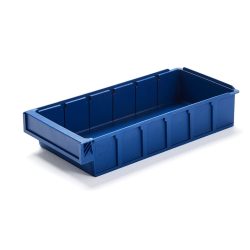 Pevný regálový box na ukládání menších předmětů v dílnách a skladech. Je odolný vůči většině kyselin a olejů. Přepážky jsou dostupné jako volitelné příslušenství.Praktický a odolný plastový box