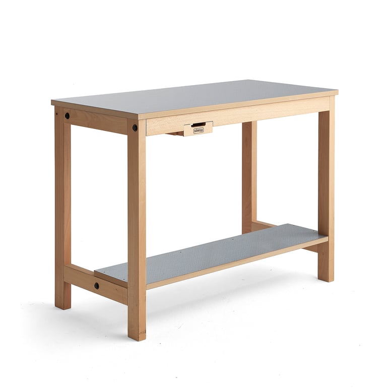 Robustní šicí stůl s klasickým designem. Funkční stolek