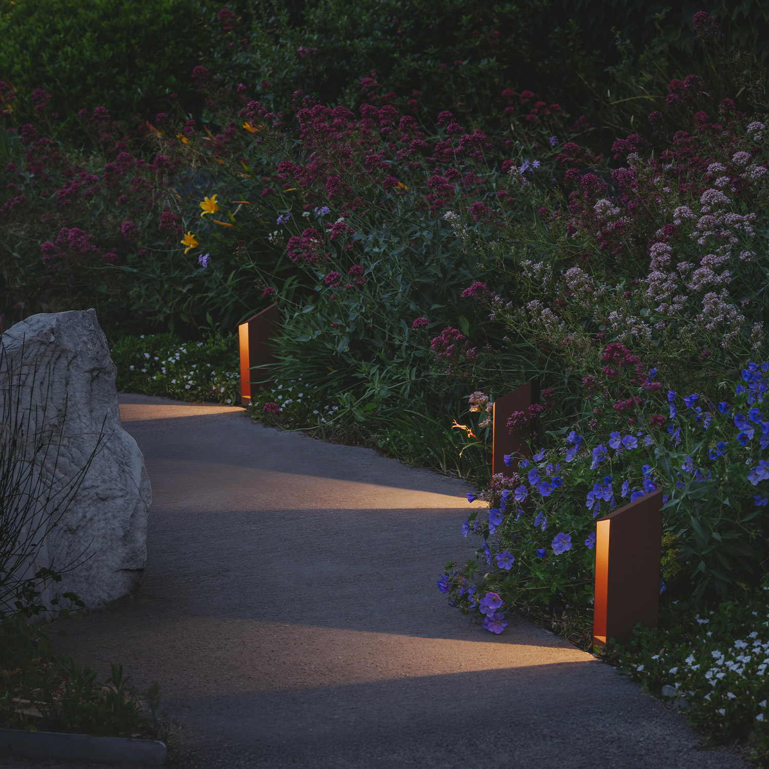 Marset designová venkovní podlahová svítidla Domus Outdoor Bollard B37