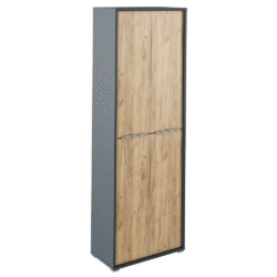 Vysoká skříň s policemi